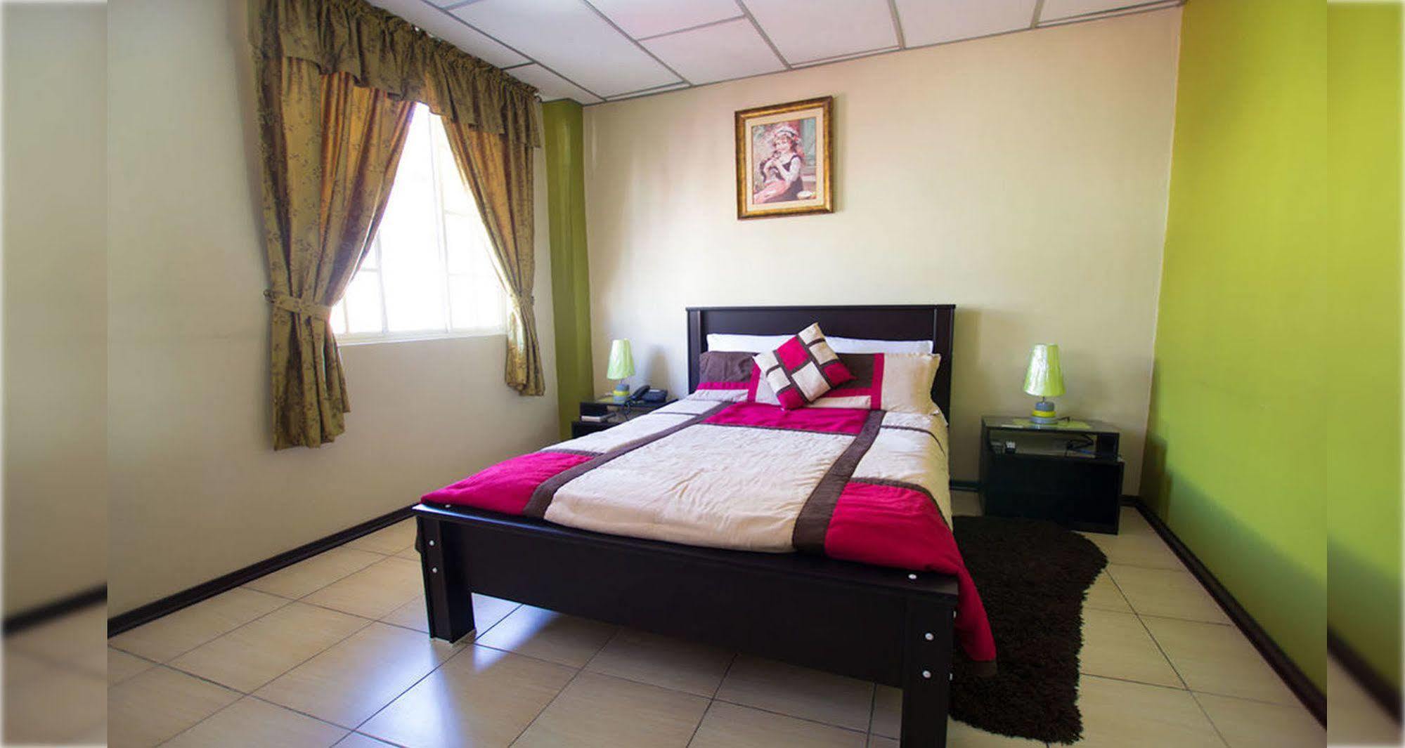 Hotel Las Gardenias Κουένκα Εξωτερικό φωτογραφία